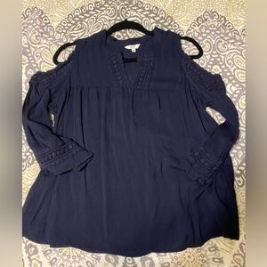 Crown & Ivy peek a boo shoulder top